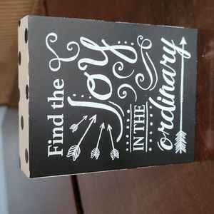 Joy mini sign decor
